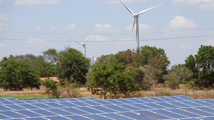 インド、ハイブリッド太陽光発電所